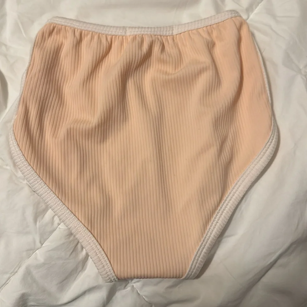 Retro Ribbed Two Piece Bathing Suit - Picture 4 of 6